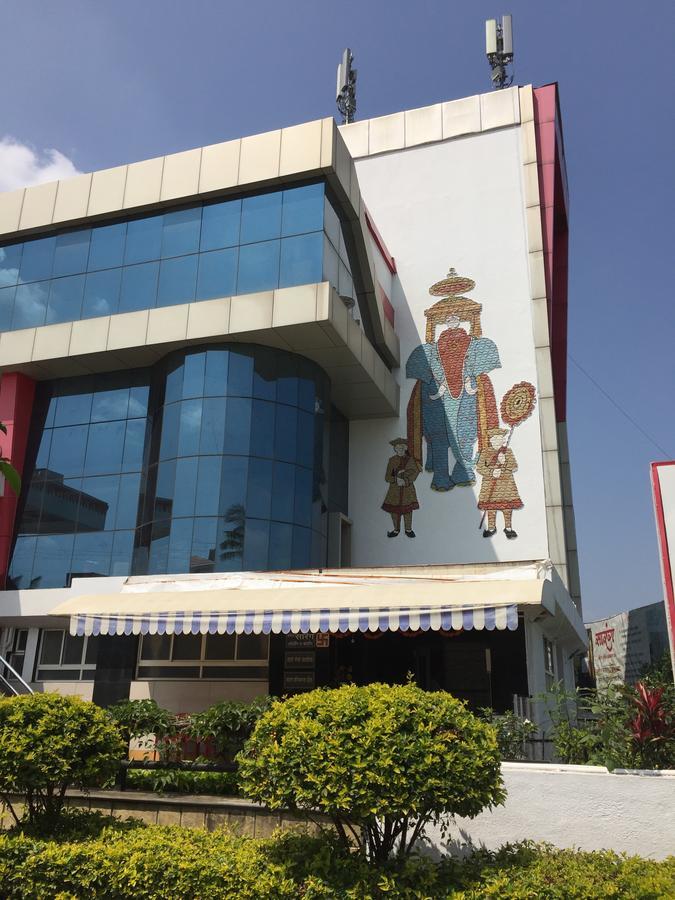 Sarang Lodging&Boarding Villa Satara Bagian luar foto