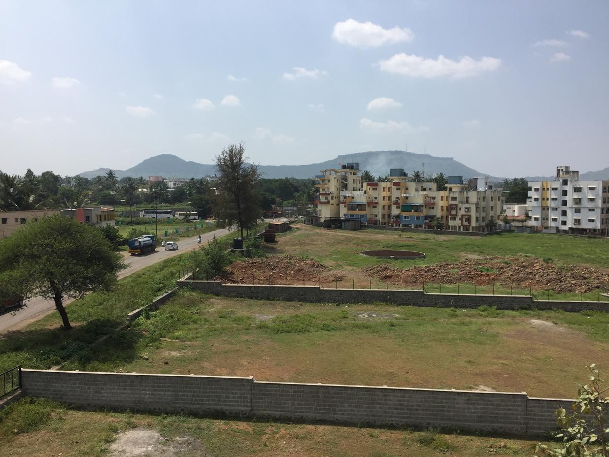Sarang Lodging&Boarding Villa Satara Bagian luar foto