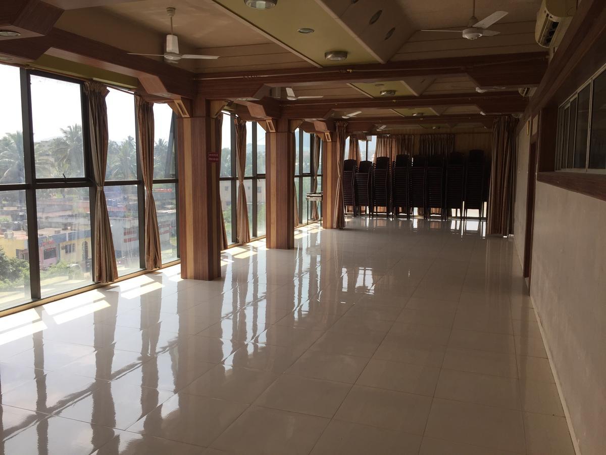 Sarang Lodging&Boarding Villa Satara Bagian luar foto